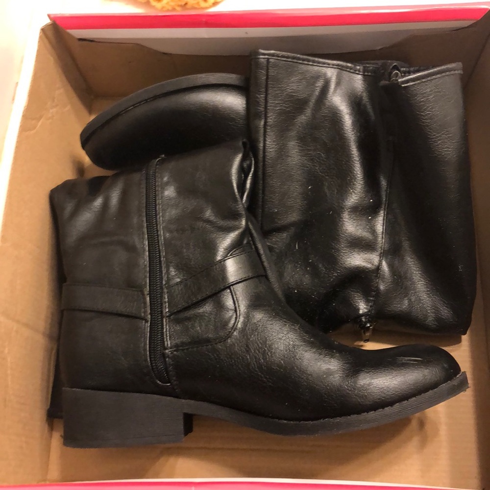 Black boots